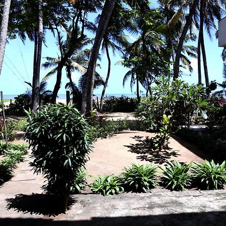 Dephani Beach Hotel Negombo Esterno foto