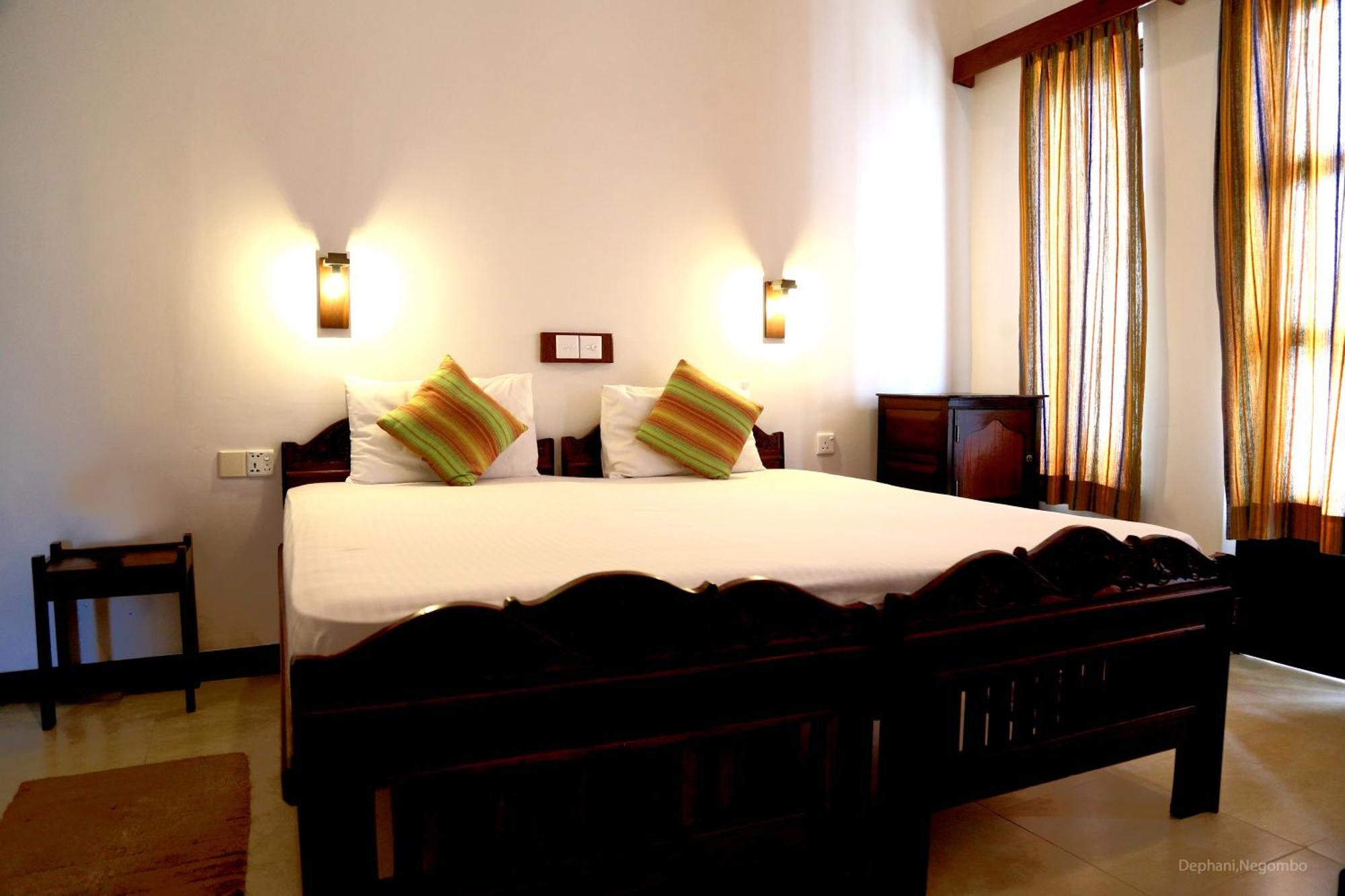 Dephani Beach Hotel Negombo Esterno foto