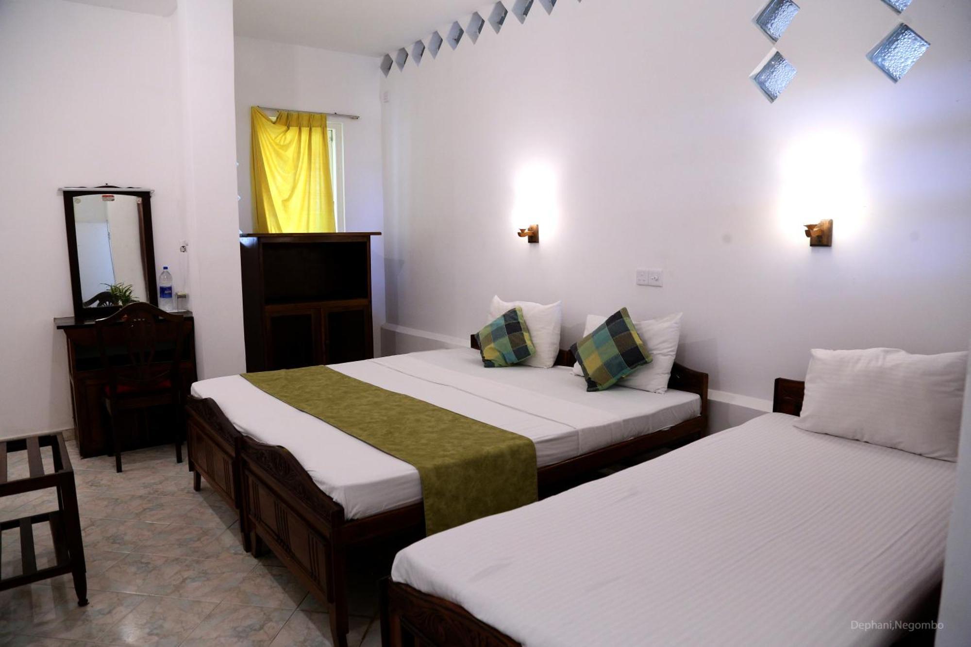 Dephani Beach Hotel Negombo Esterno foto