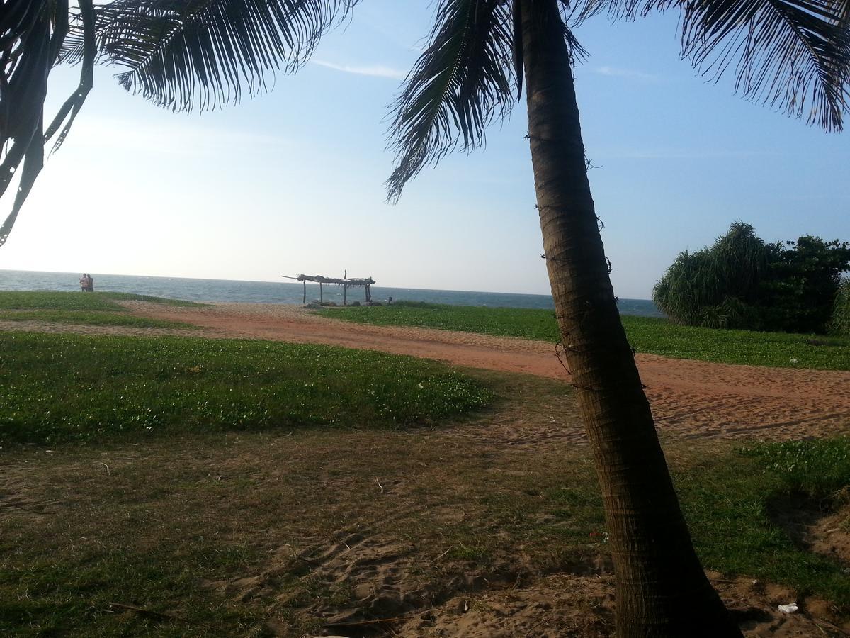Dephani Beach Hotel Negombo Esterno foto