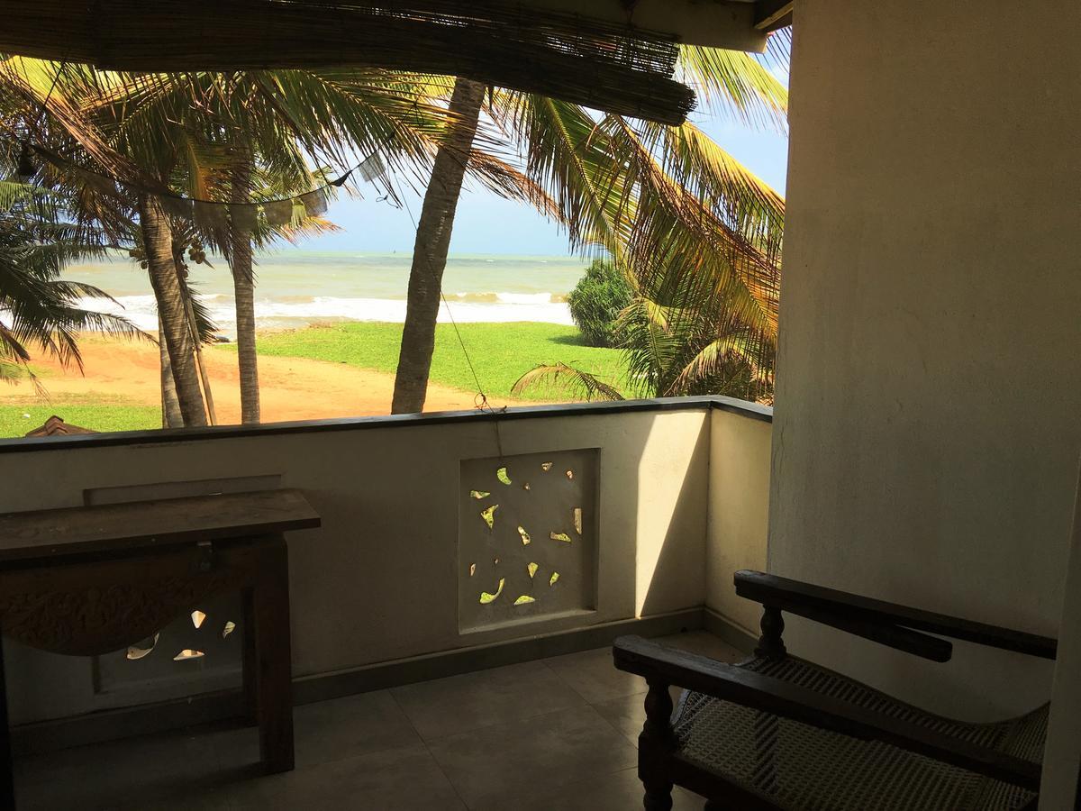Dephani Beach Hotel Negombo Esterno foto