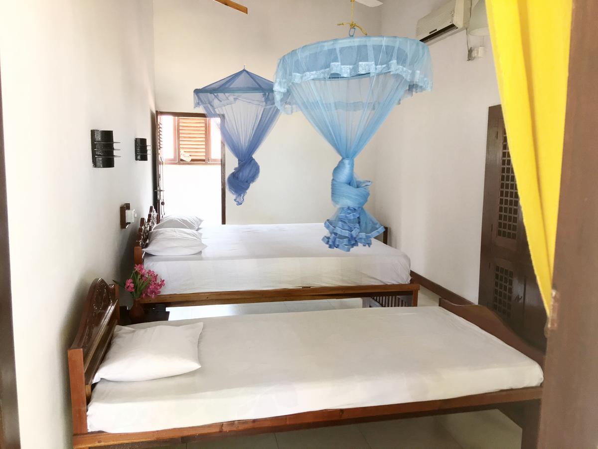 Dephani Beach Hotel Negombo Esterno foto