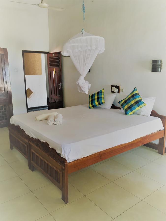 Dephani Beach Hotel Negombo Esterno foto