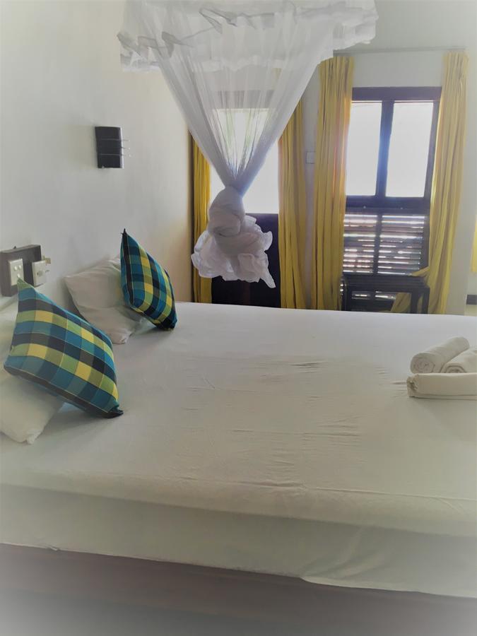 Dephani Beach Hotel Negombo Esterno foto