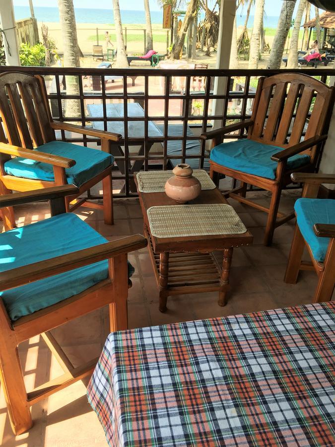 Dephani Beach Hotel Negombo Esterno foto