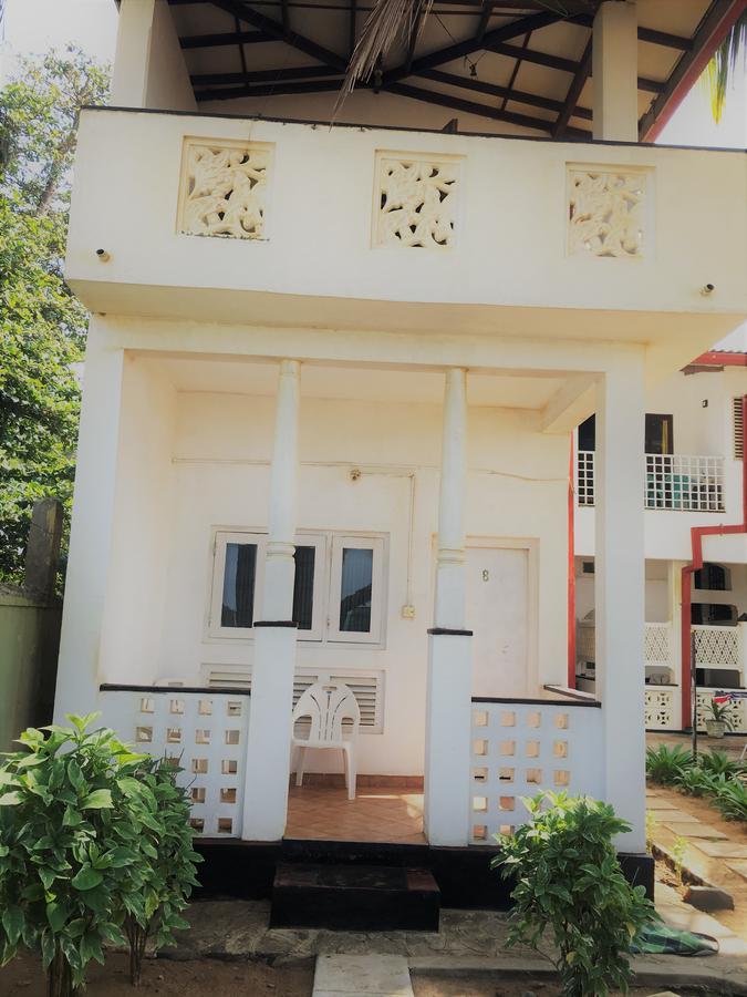 Dephani Beach Hotel Negombo Esterno foto