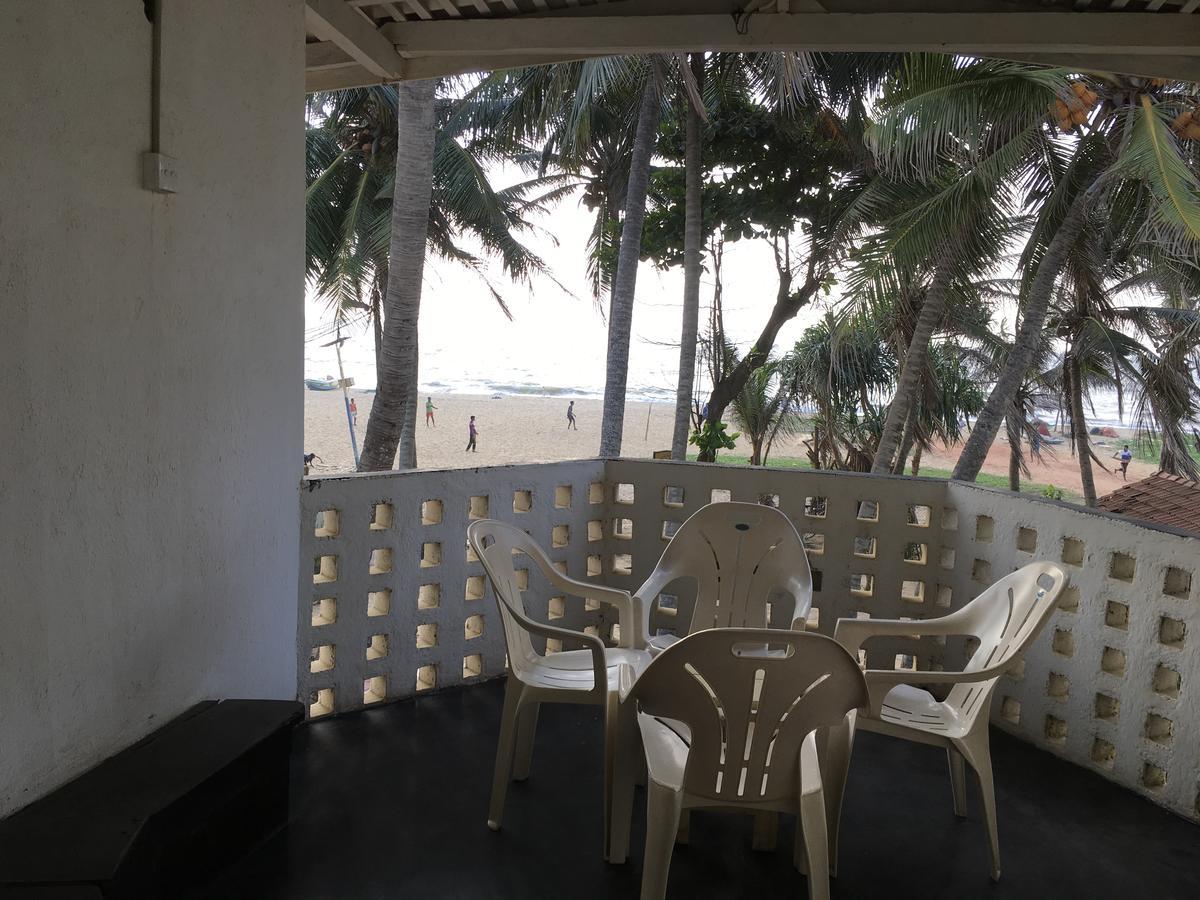 Dephani Beach Hotel Negombo Esterno foto