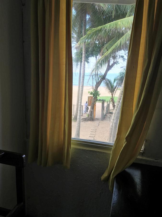 Dephani Beach Hotel Negombo Esterno foto
